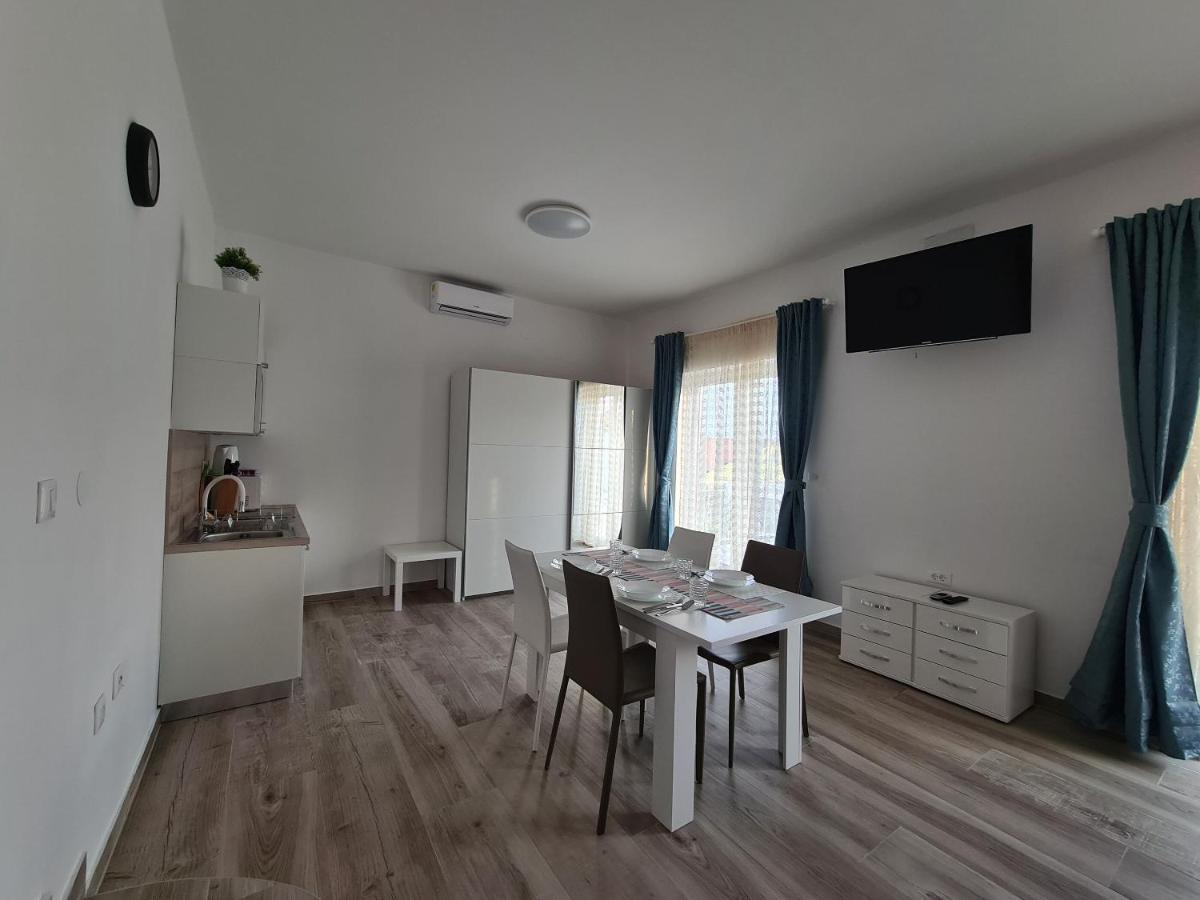 Apartments Elizabeta ドラマリ エクステリア 写真