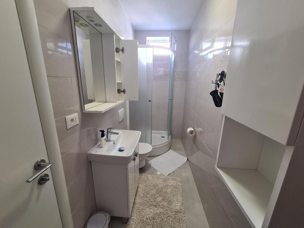 Apartments Elizabeta ドラマリ エクステリア 写真