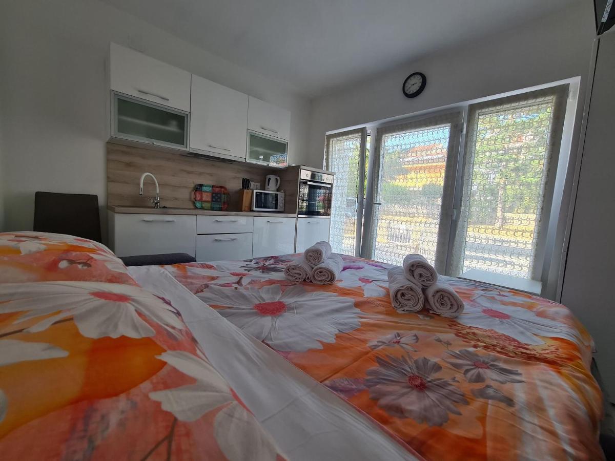 Apartments Elizabeta ドラマリ エクステリア 写真