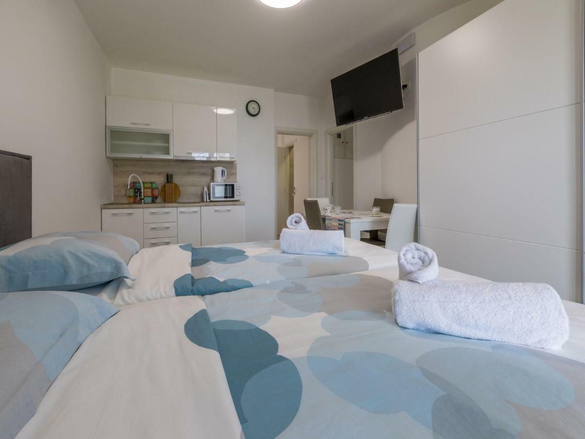 Apartments Elizabeta ドラマリ エクステリア 写真